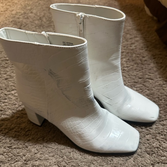 White booties size 7 INC - Picture 1 of 6